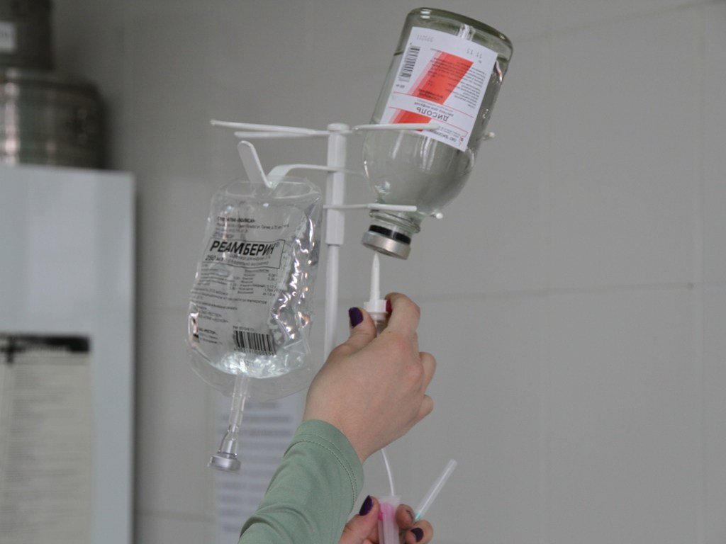 How does an IV drip work