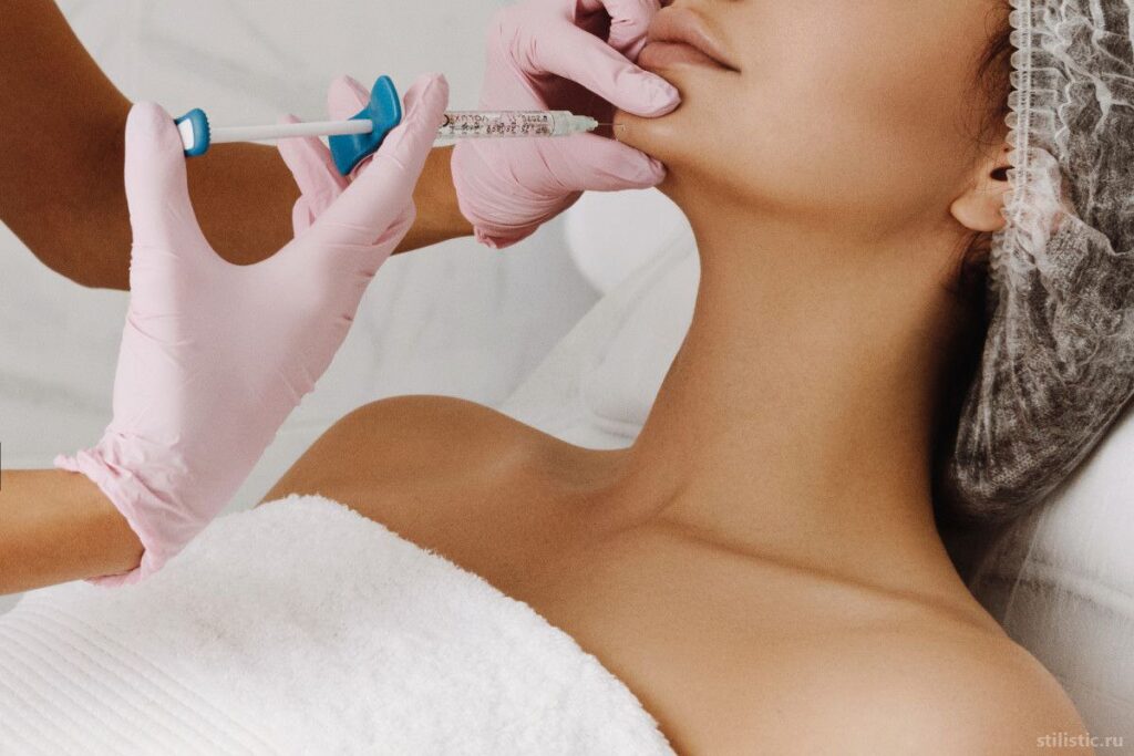 Fat-dissolving injections for the jawline — how lipolysis refines the lower-face profile