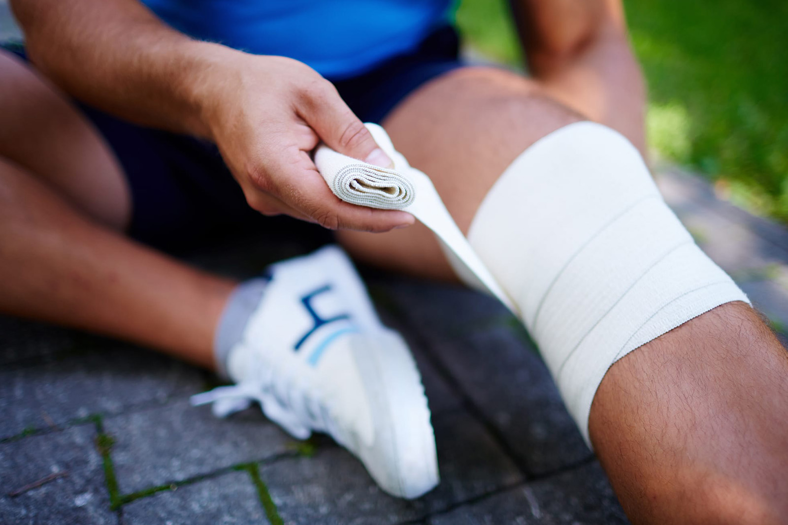 How does BPC-157 affect tendon recovery in athletes?